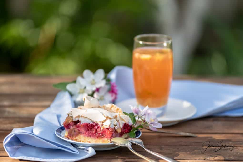 Kruche ciasto z rabarbarem, malinami i bezą Thermomania Thermomix